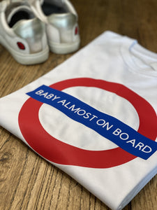 babay-almost-on-board-underground-badge-T-shirt-lips-trainers