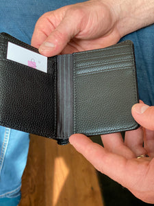 inside-black-wallet