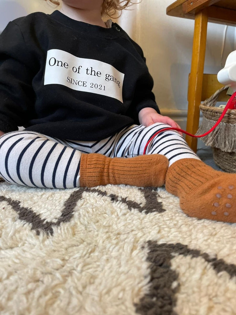 Personalised-toddler-sweatshirt-baby-persoanlised-black-sweatshirt